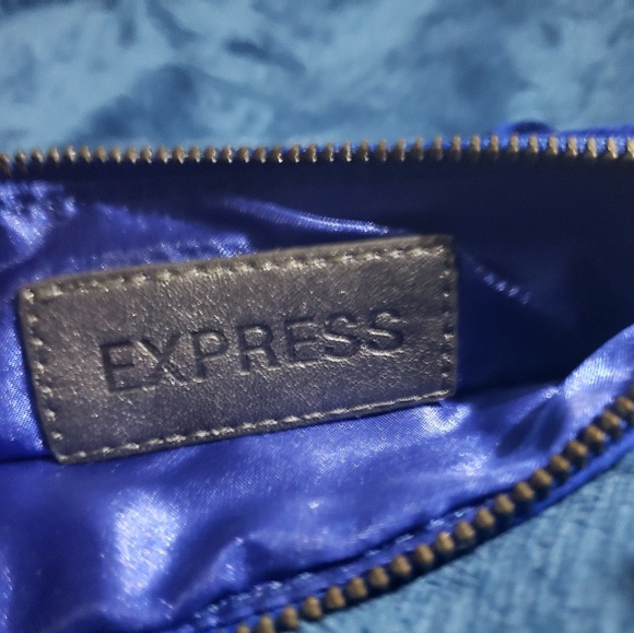 Express wristlet - Picture 2 of 4